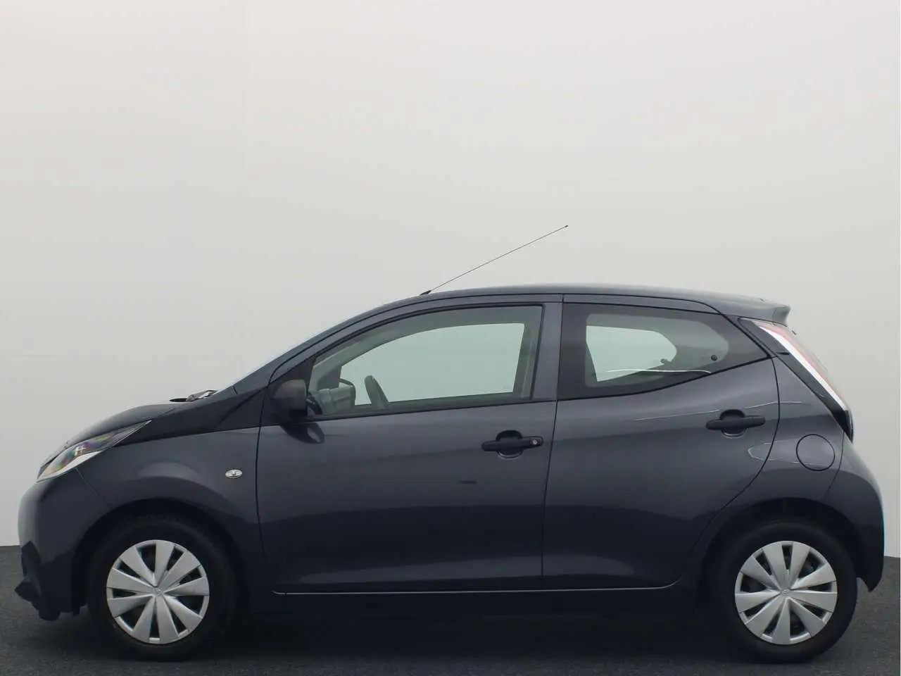 Photo 1 : Toyota Aygo 2017 Petrol