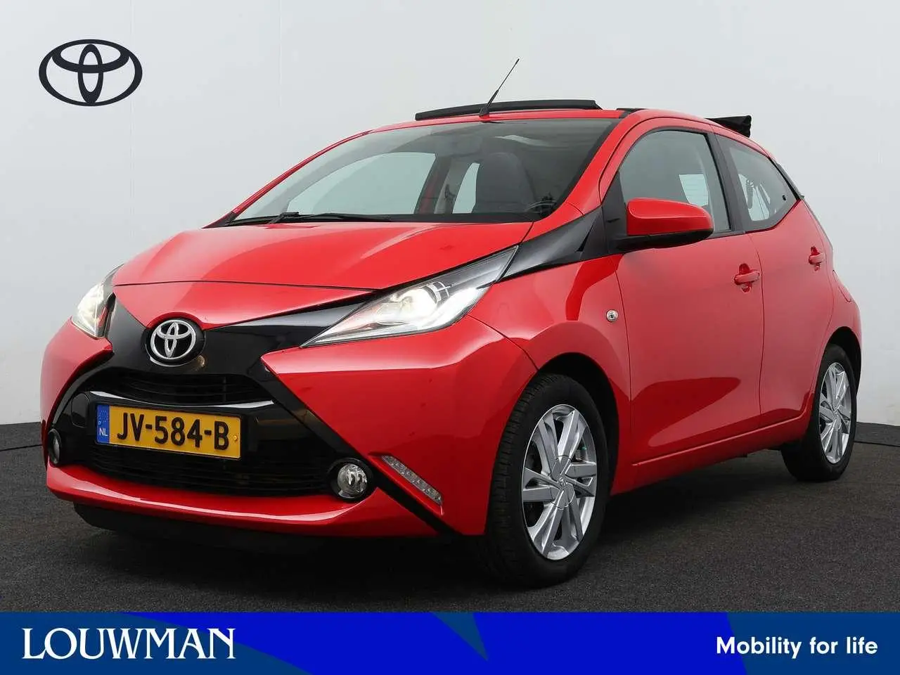 Photo 1 : Toyota Aygo 2015 Petrol