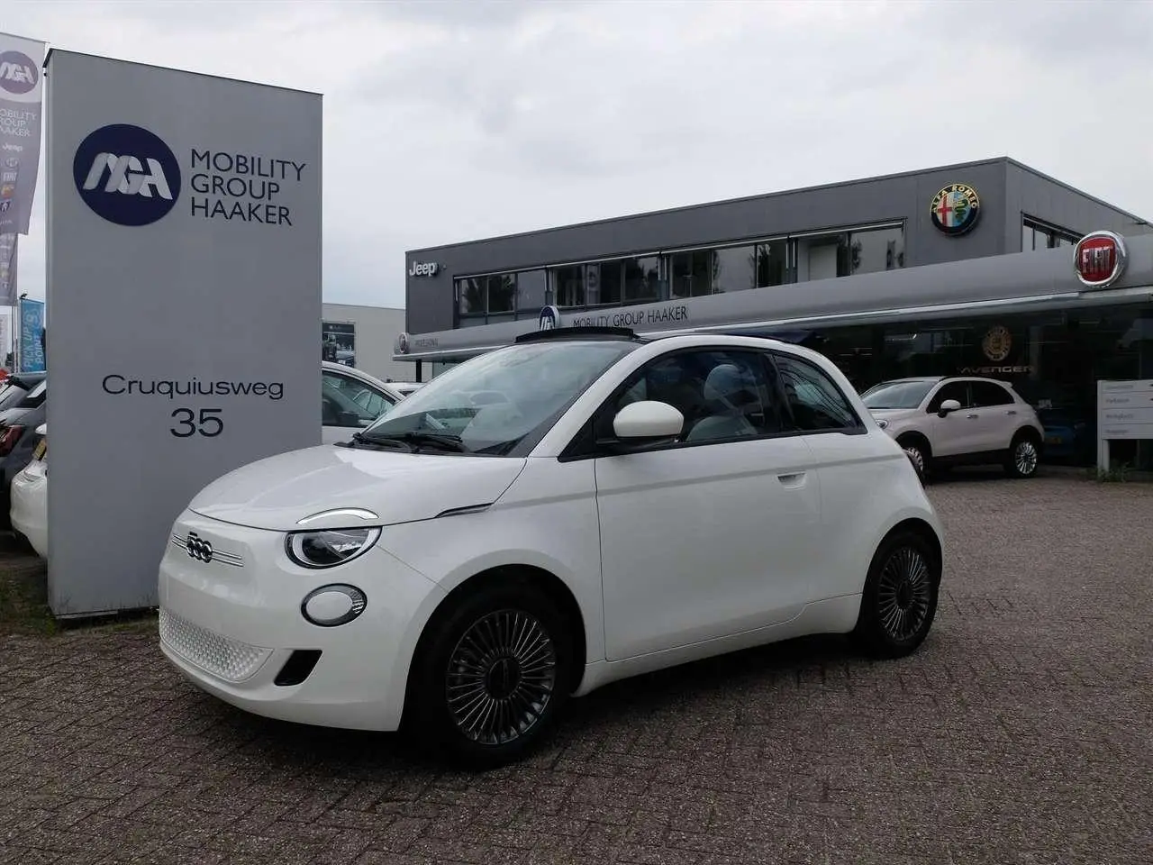 Photo 1 : Fiat 500c 2023 Electric