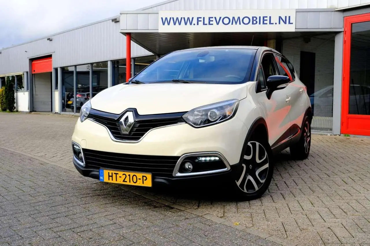 Photo 1 : Renault Captur 2016 Petrol