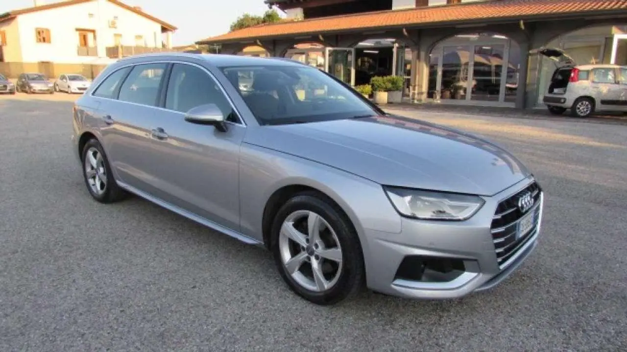 Photo 1 : Audi A4 2020 Hybrid