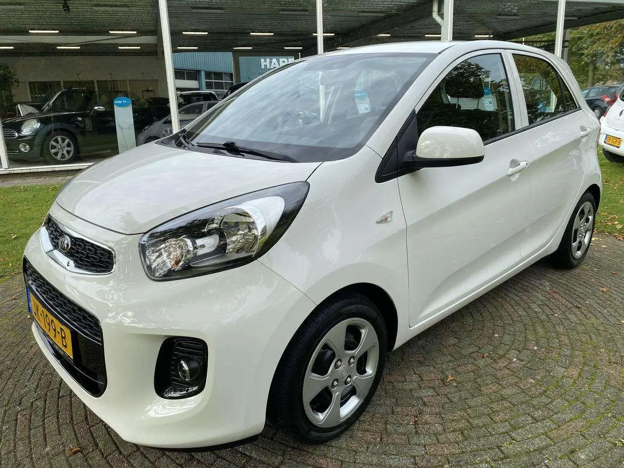 Photo 1 : Kia Picanto 2016 Petrol