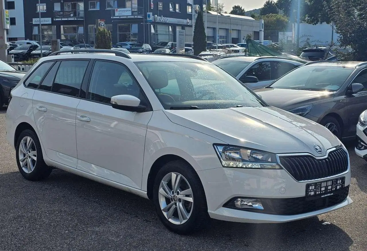 Photo 1 : Skoda Fabia 2022 Petrol