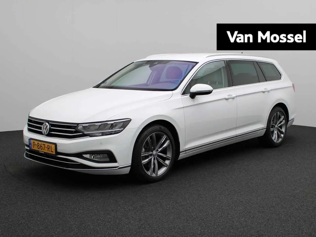 Photo 1 : Volkswagen Passat 2020 Essence