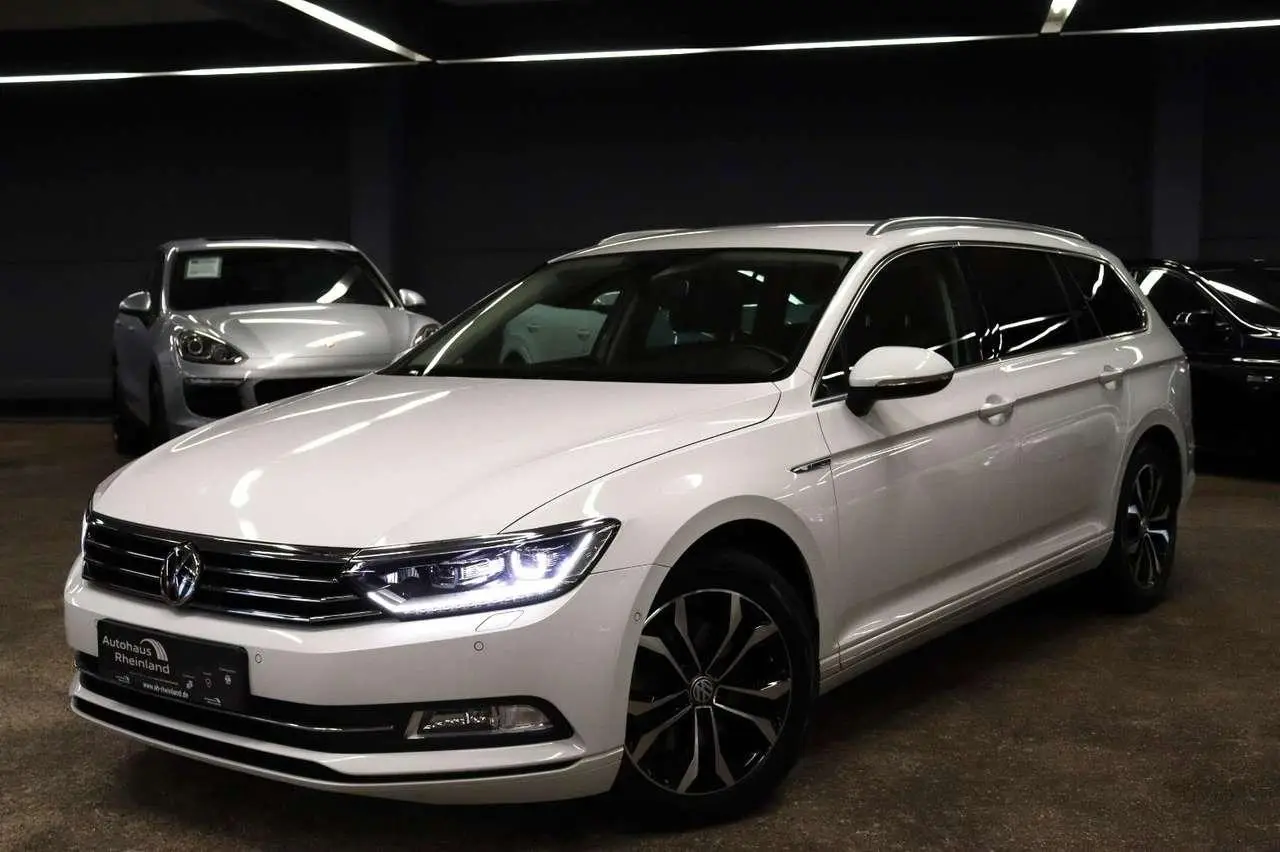 Photo 1 : Volkswagen Passat 2015 Essence