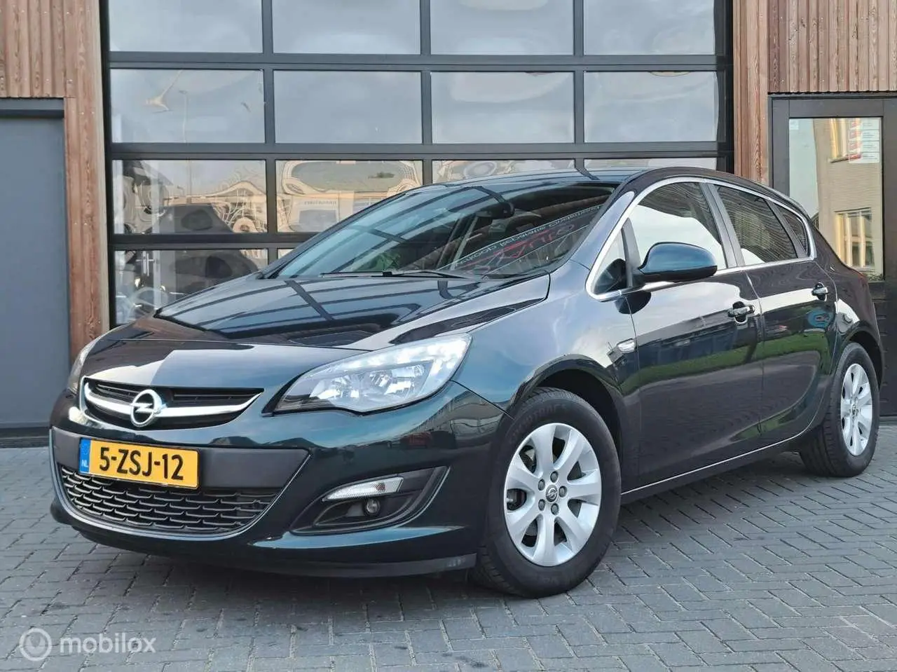 Photo 1 : Opel Astra 2015 Essence