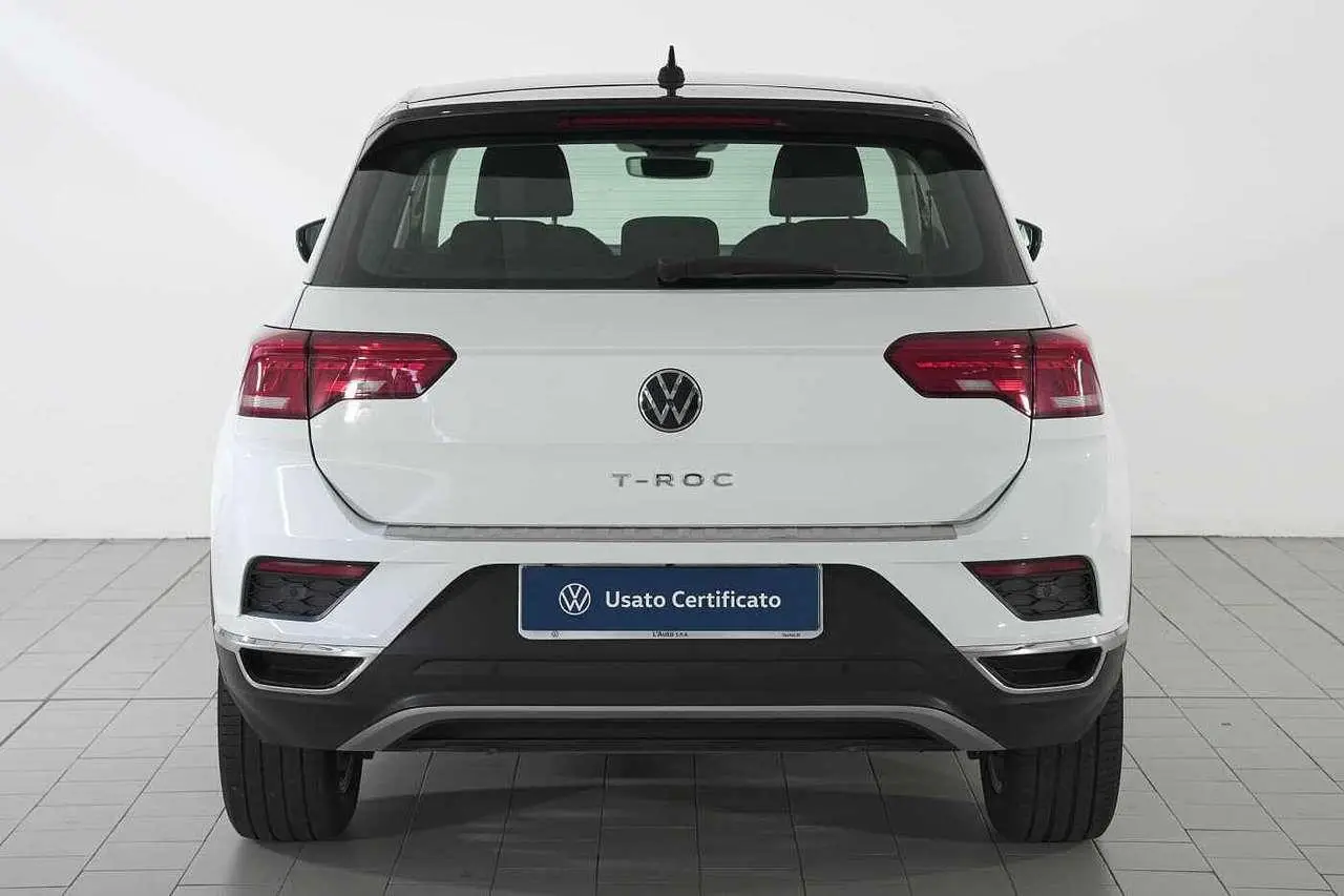 Photo 1 : Volkswagen T-roc 2021 Essence