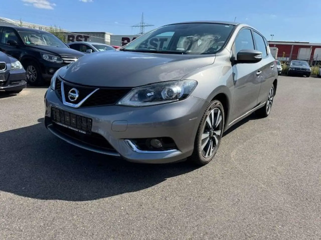 Photo 1 : Nissan Pulsar 2017 Petrol