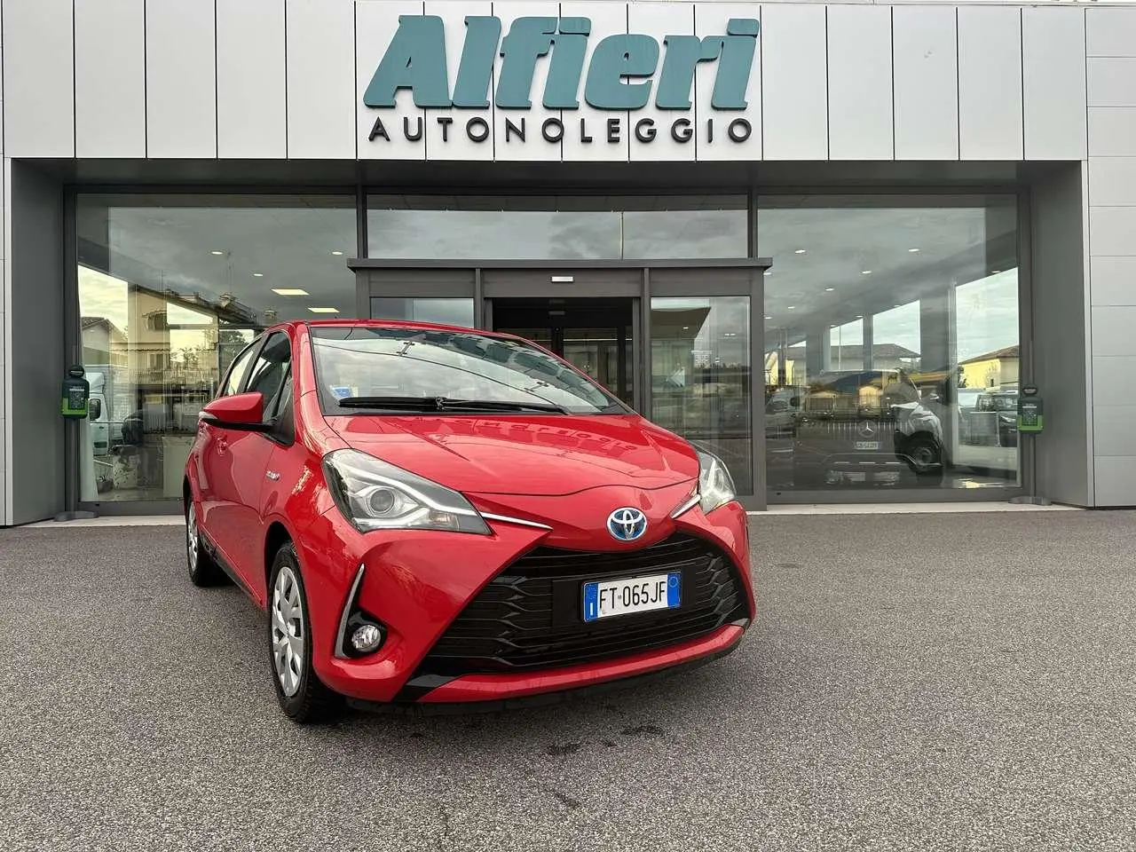 Photo 1 : Toyota Yaris 2019 Hybride