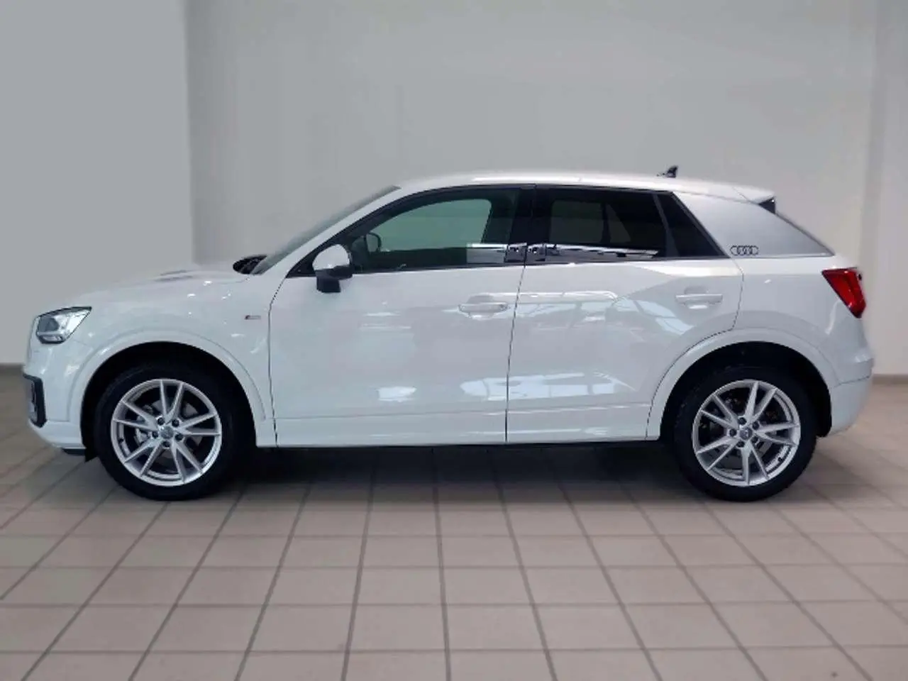 Photo 1 : Audi Q2 2019 Petrol