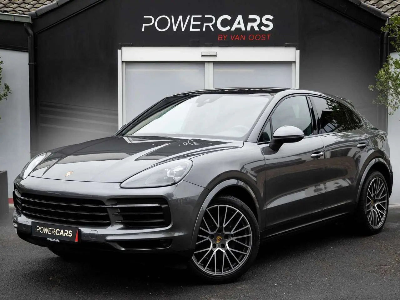 Photo 1 : Porsche Cayenne 2020 Petrol