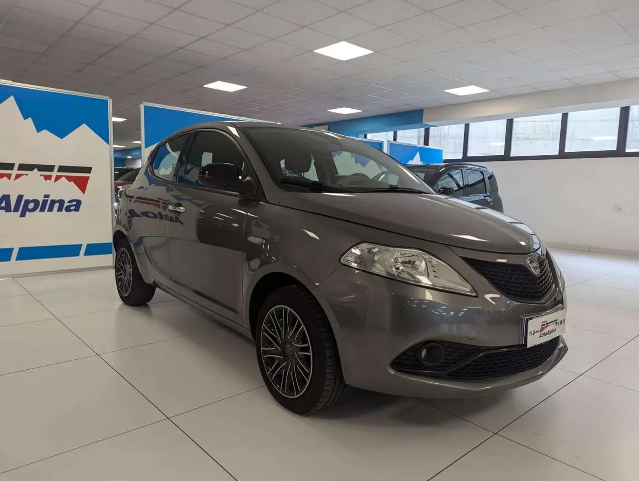 Photo 1 : Lancia Ypsilon 2019 Petrol