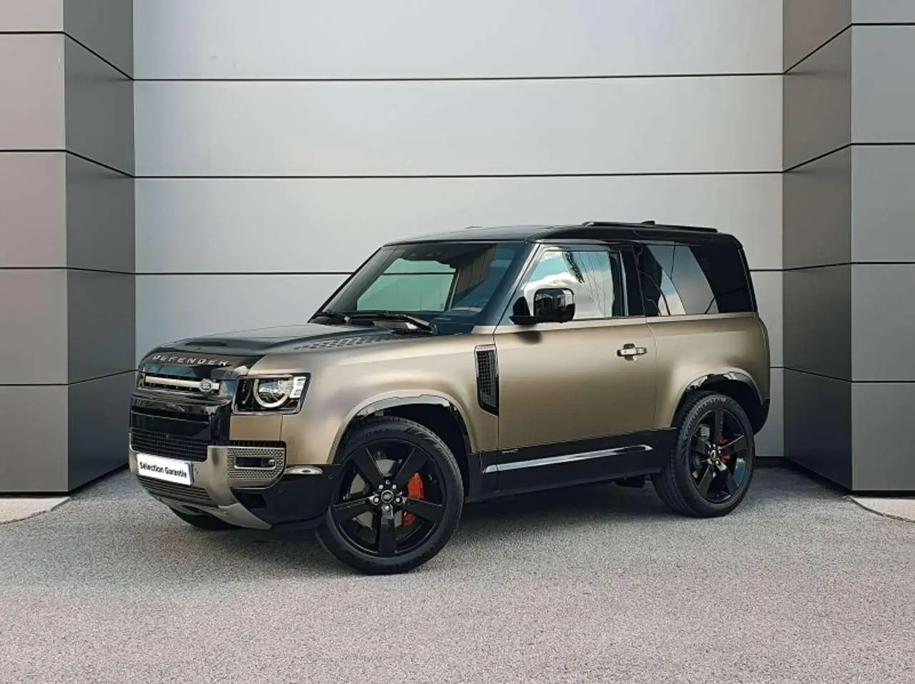 Photo 1 : Land Rover Defender 2021 Others