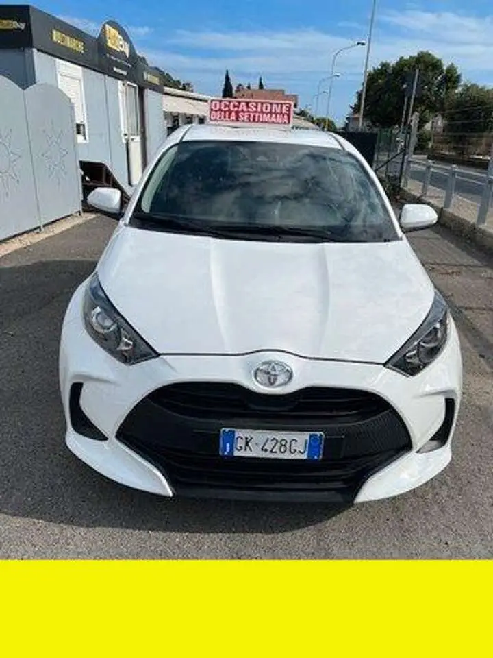 Photo 1 : Toyota Yaris 2022 Petrol