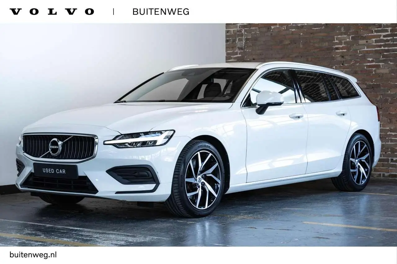 Photo 1 : Volvo V60 2018 Petrol