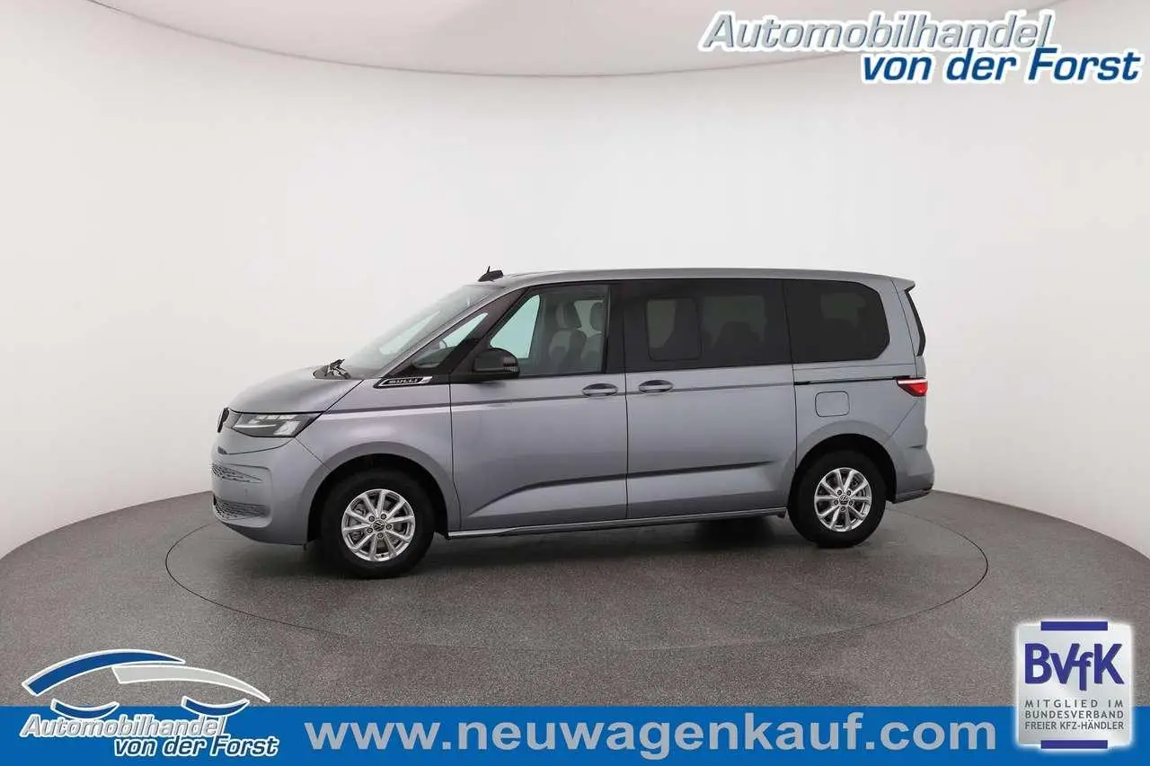 Photo 1 : Volkswagen T7 2024 Essence