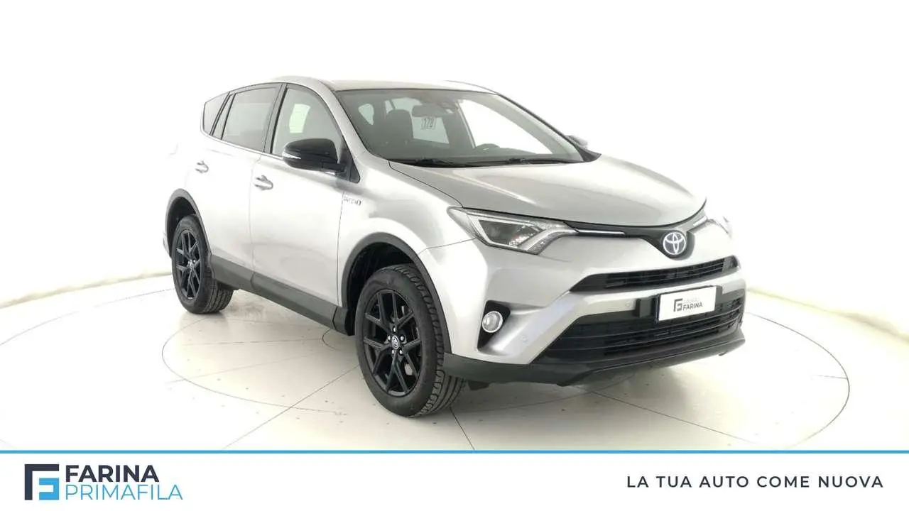 Photo 1 : Toyota Rav4 2018 Hybrid