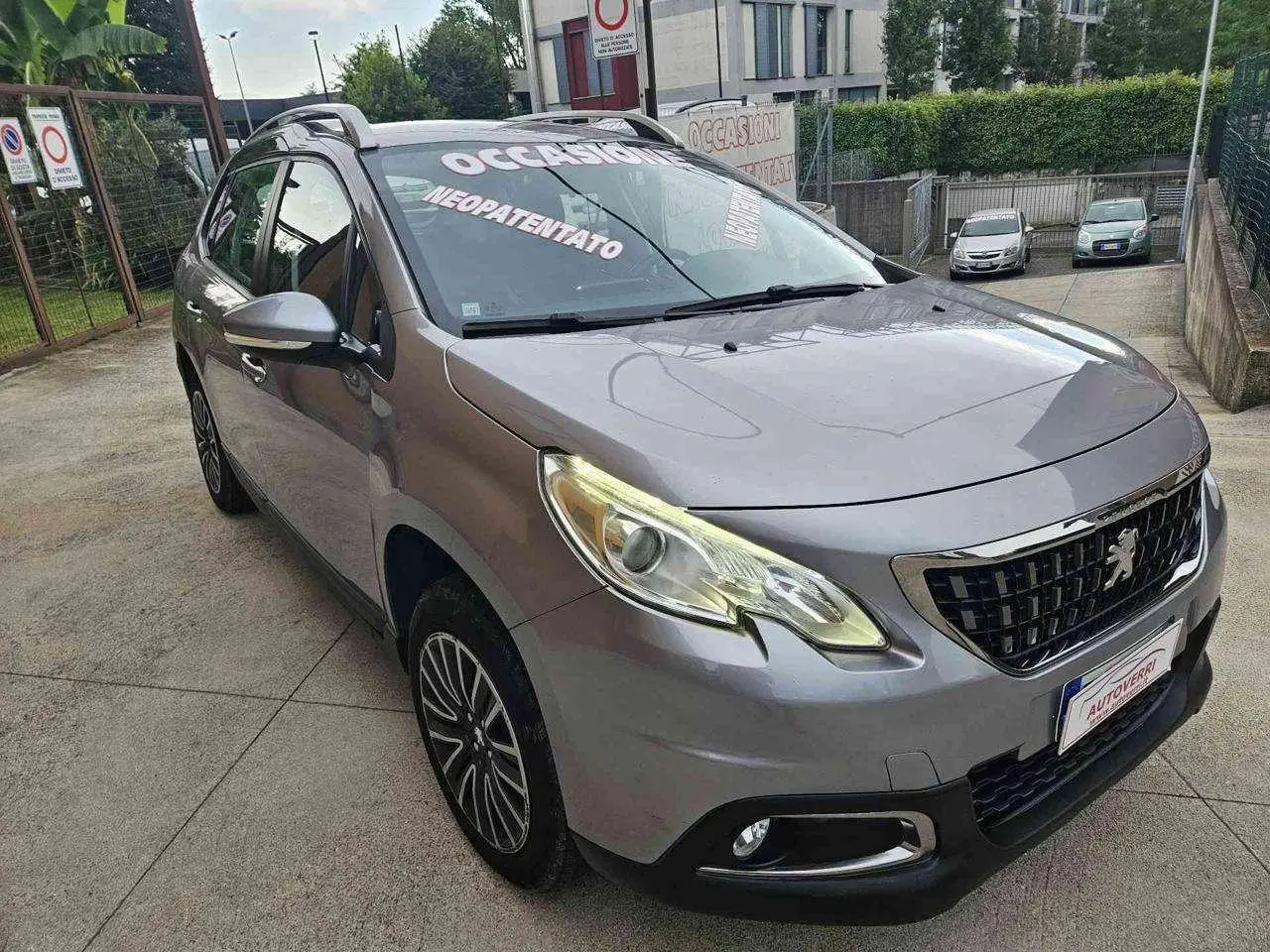 Photo 1 : Peugeot 2008 2016 Petrol