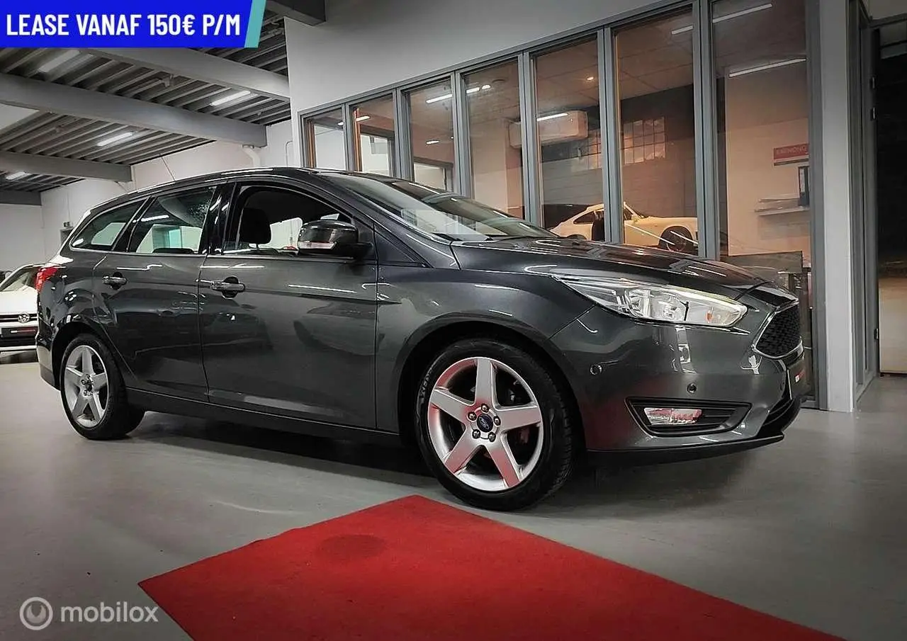 Photo 1 : Ford Focus 2015 Essence