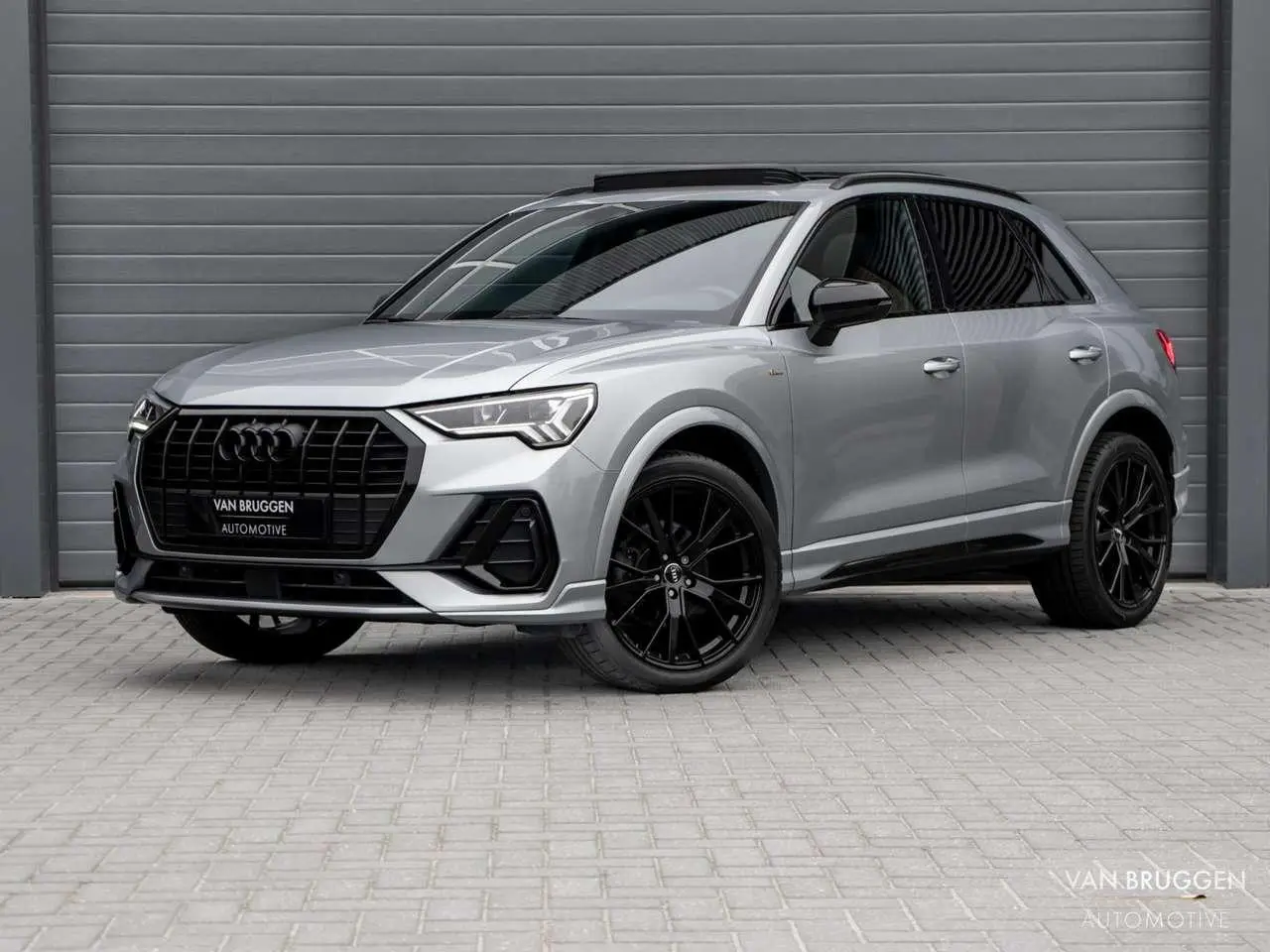 Photo 1 : Audi Q3 2021 Essence