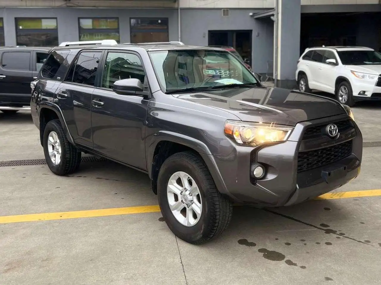 Photo 1 : Toyota 4-runner 2015 Petrol