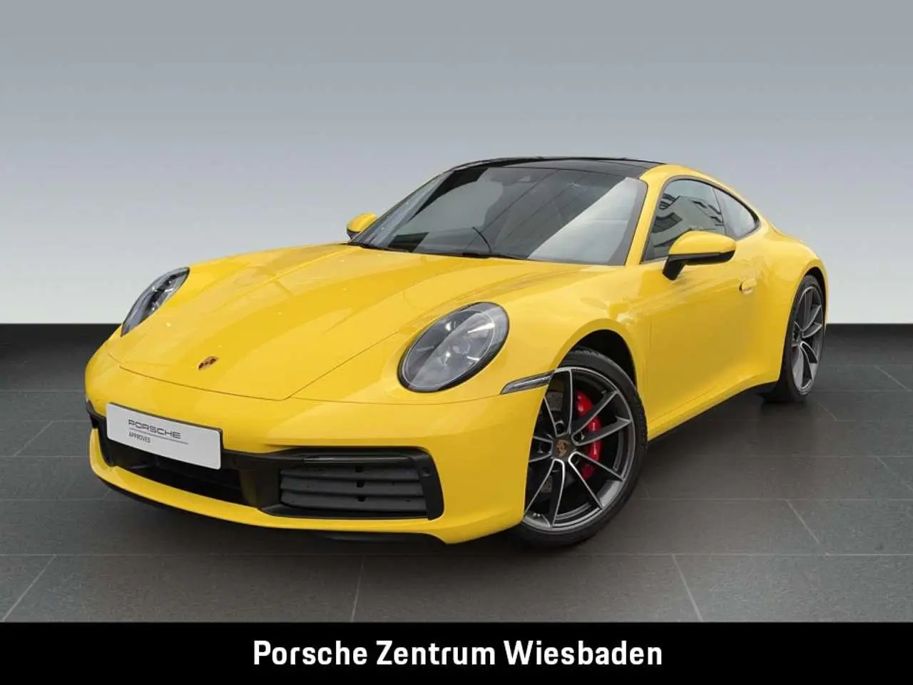 Photo 1 : Porsche 992 2023 Essence