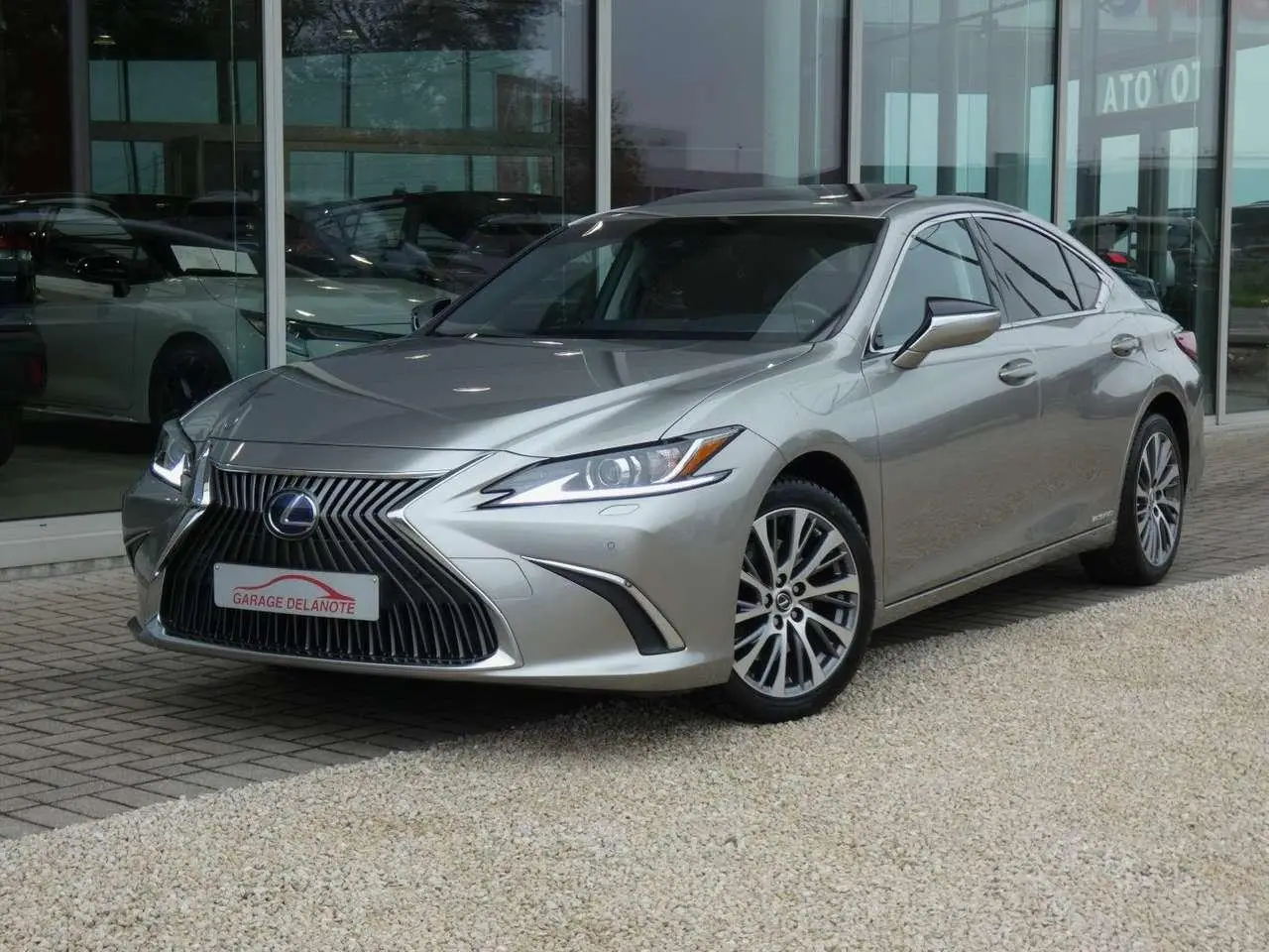 Photo 1 : Lexus Es 2021 Hybrid