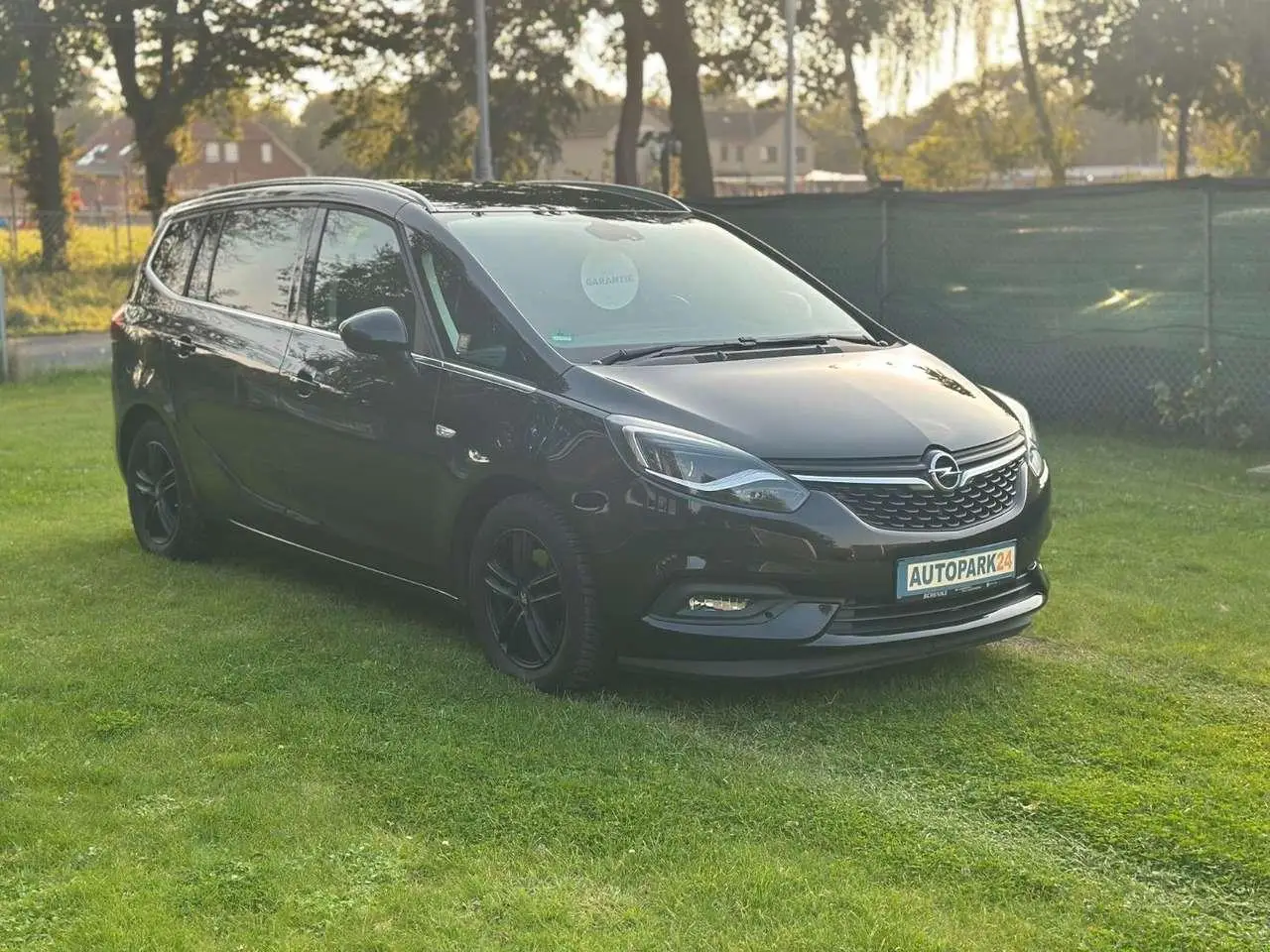 Photo 1 : Opel Zafira 2018 Petrol