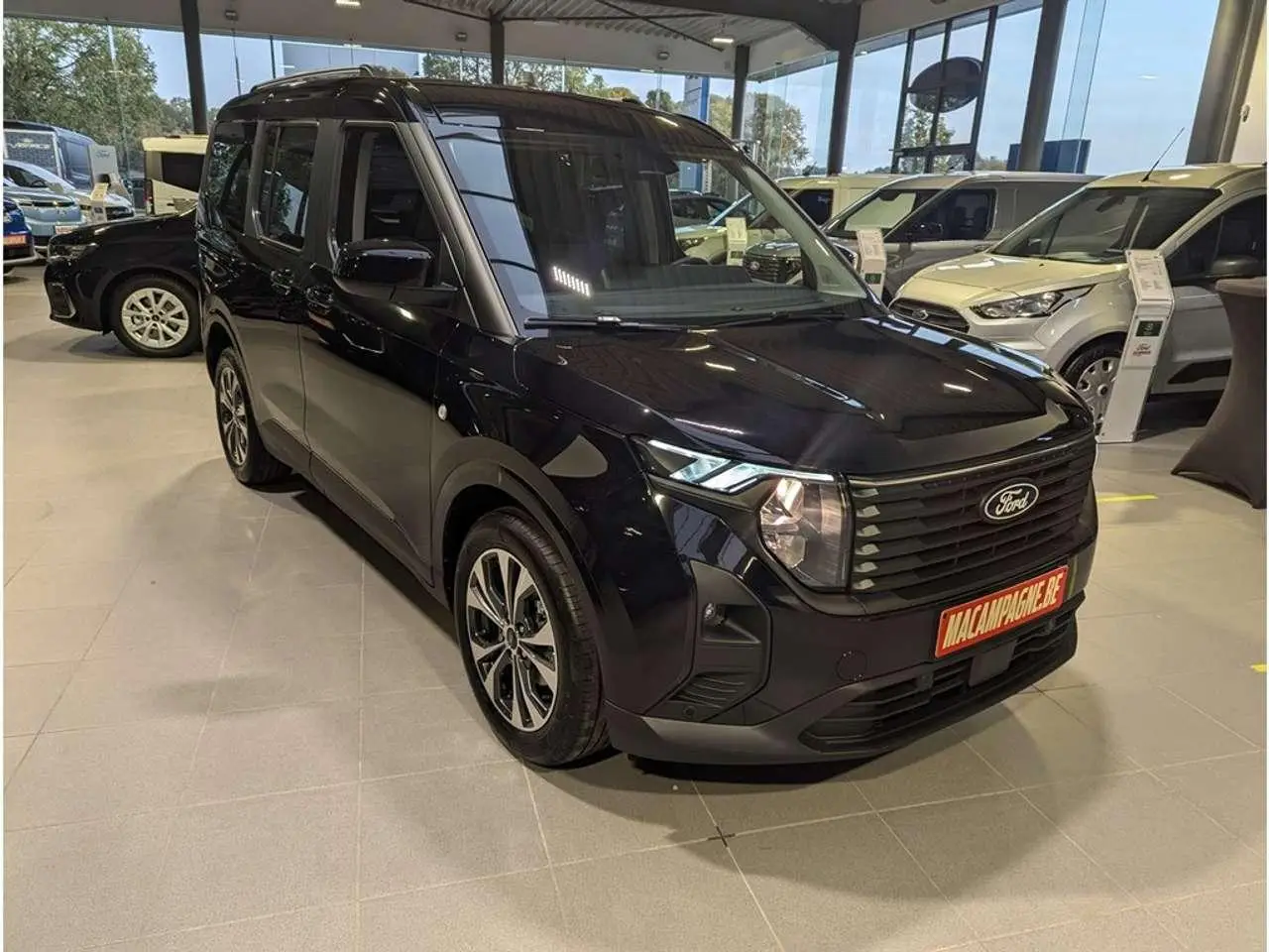 Photo 1 : Ford Tourneo 2024 Essence