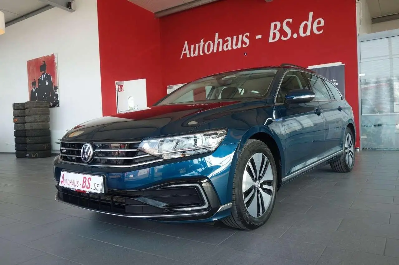 Photo 1 : Volkswagen Passat 2020 Hybrid