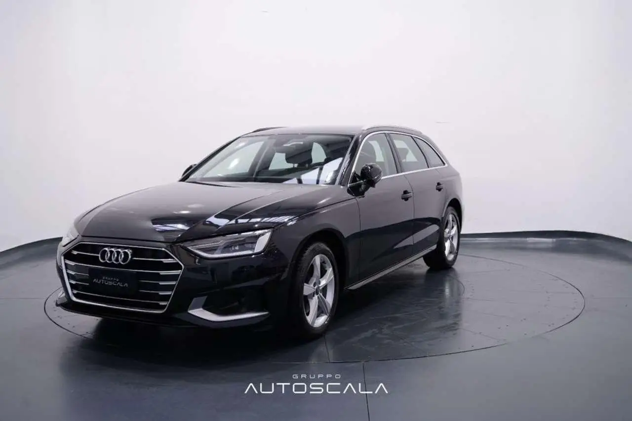 Photo 1 : Audi A4 2021 Hybride