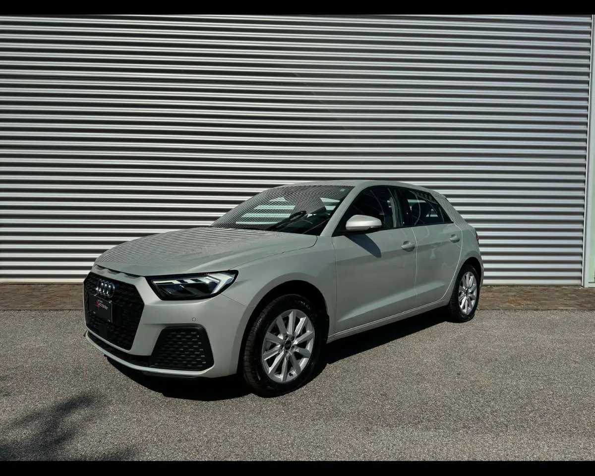 Photo 1 : Audi A1 2024 Petrol