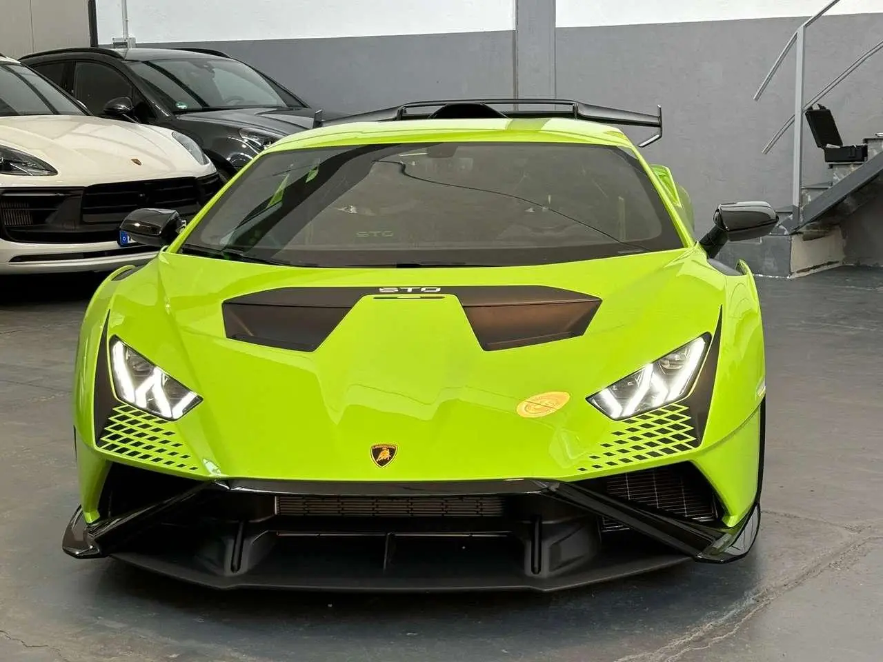 Photo 1 : Lamborghini Huracan 2023 Petrol