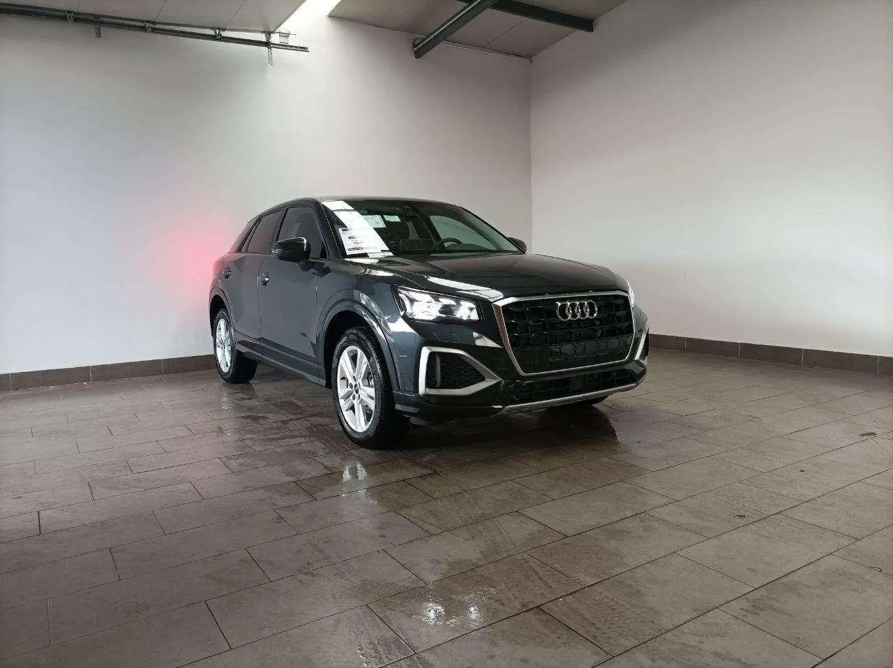 Photo 1 : Audi Q2 2024 Petrol