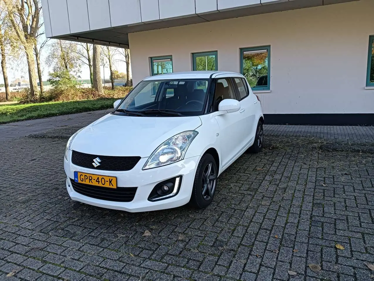 Photo 1 : Suzuki Swift 2016 Petrol