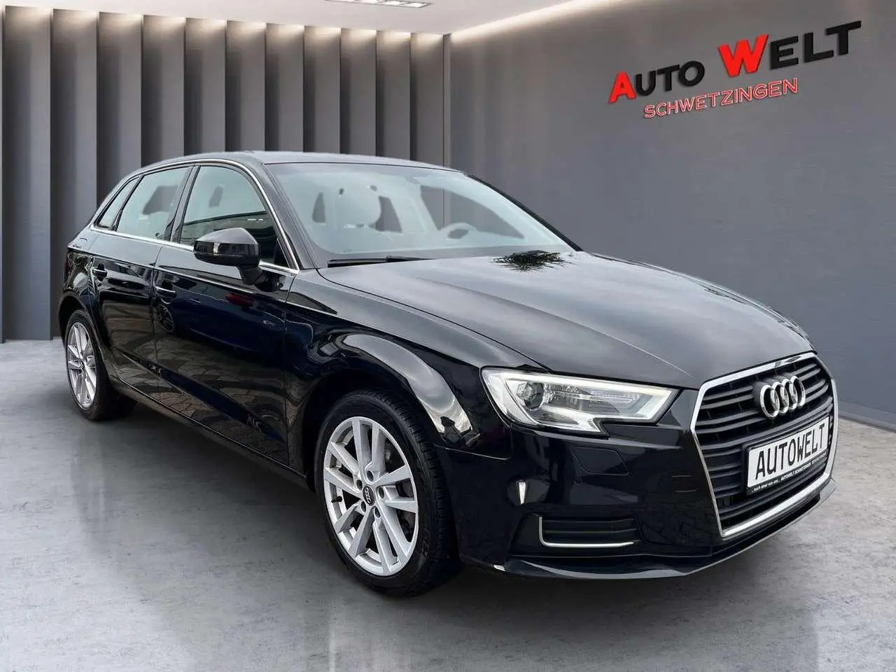 Photo 1 : Audi A3 2018 Petrol