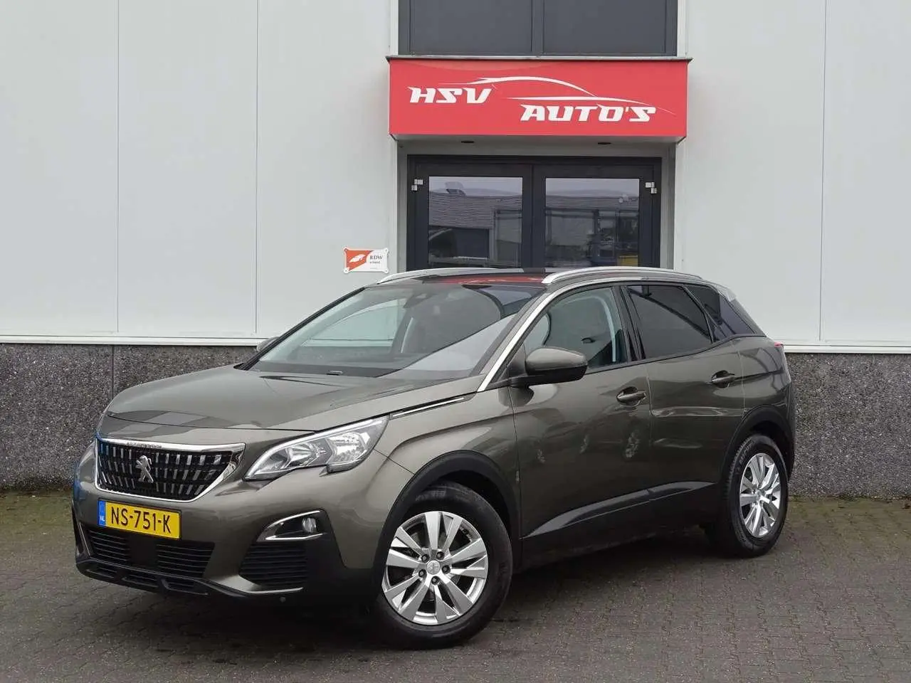 Photo 1 : Peugeot 3008 2016 Petrol