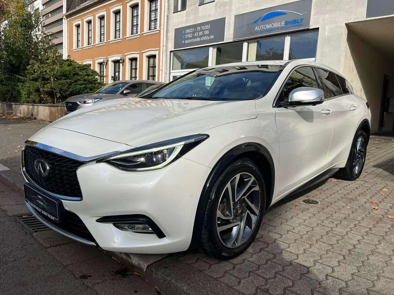 Photo 1 : Infiniti Q30 2018 Diesel