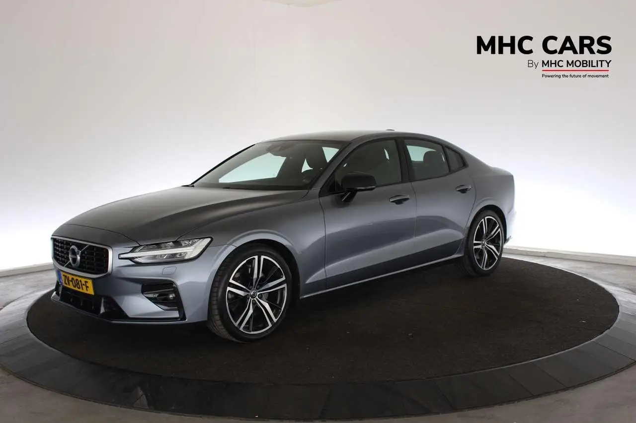 Photo 1 : Volvo S60 2019 Essence