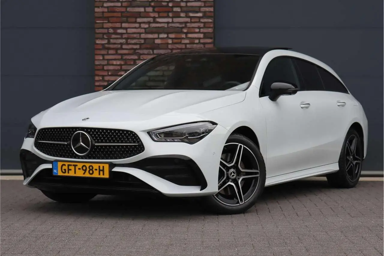 Photo 1 : Mercedes-benz Classe Cla 2023 Hybrid