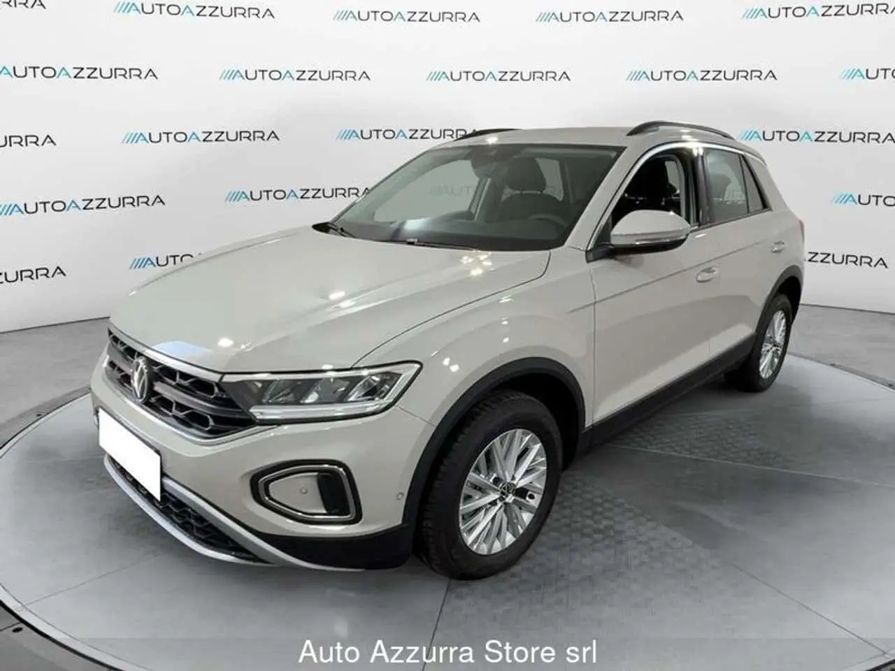 Photo 1 : Volkswagen T-roc 2024 Essence