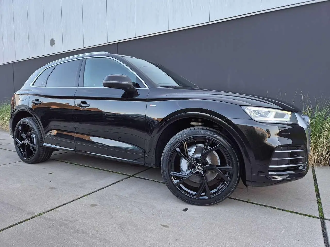 Photo 1 : Audi Q5 2021 Hybride