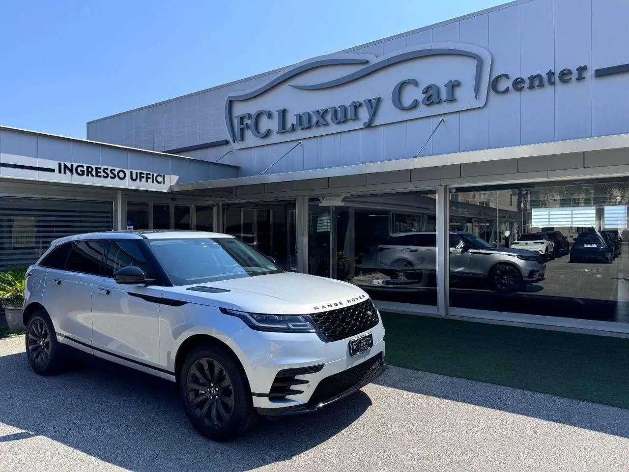 Photo 1 : Land Rover Range Rover Velar 2022 Hybrid