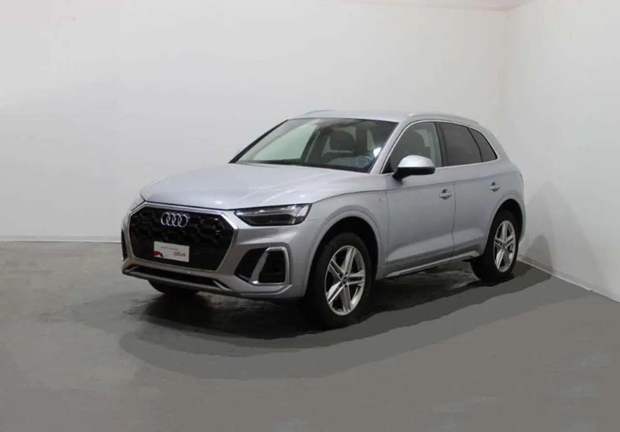 Photo 1 : Audi Q5 2023 Hybride