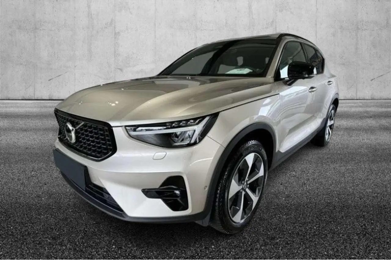 Photo 1 : Volvo Xc40 2023 Hybrid