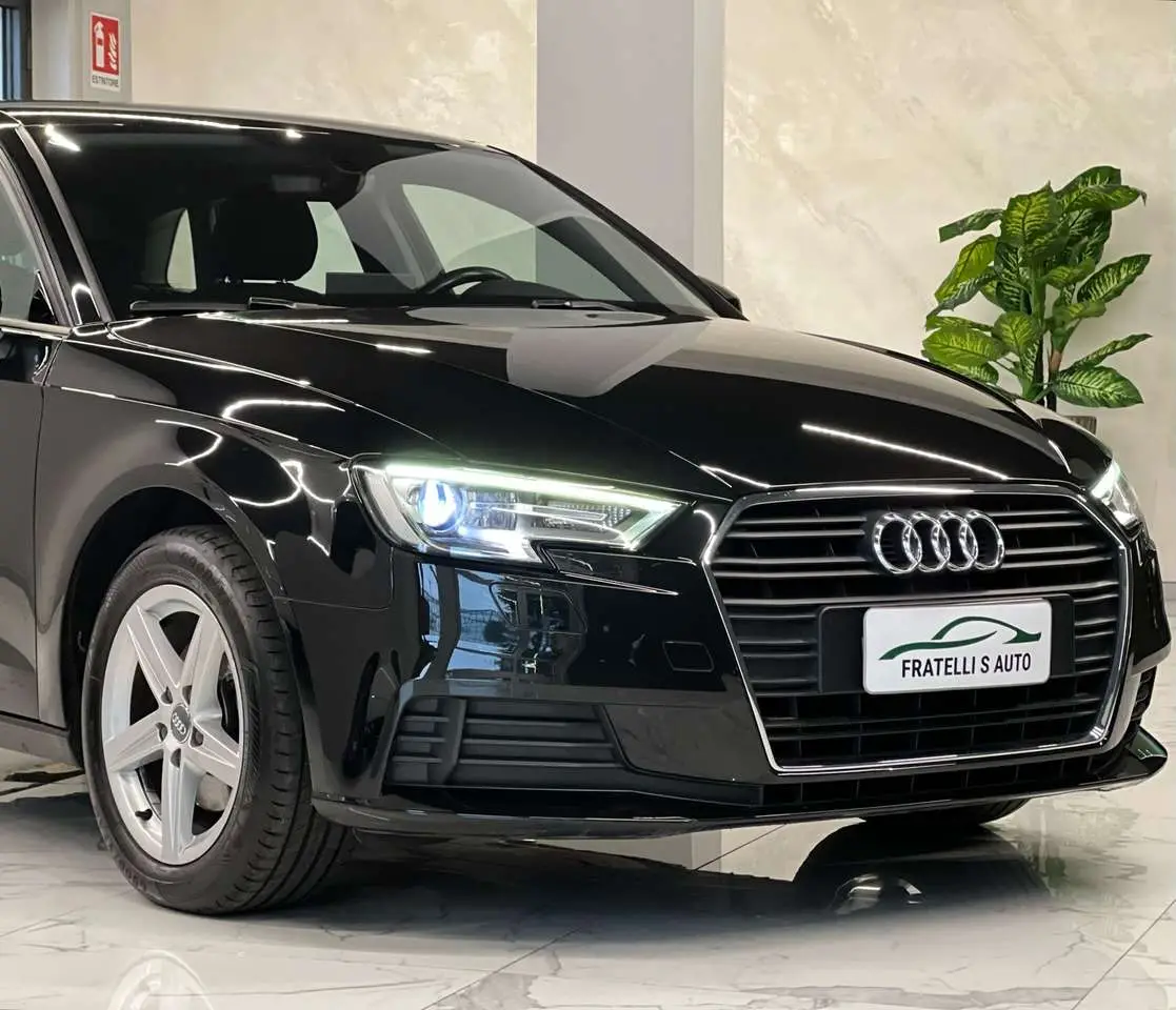 Photo 1 : Audi A3 2019 Essence