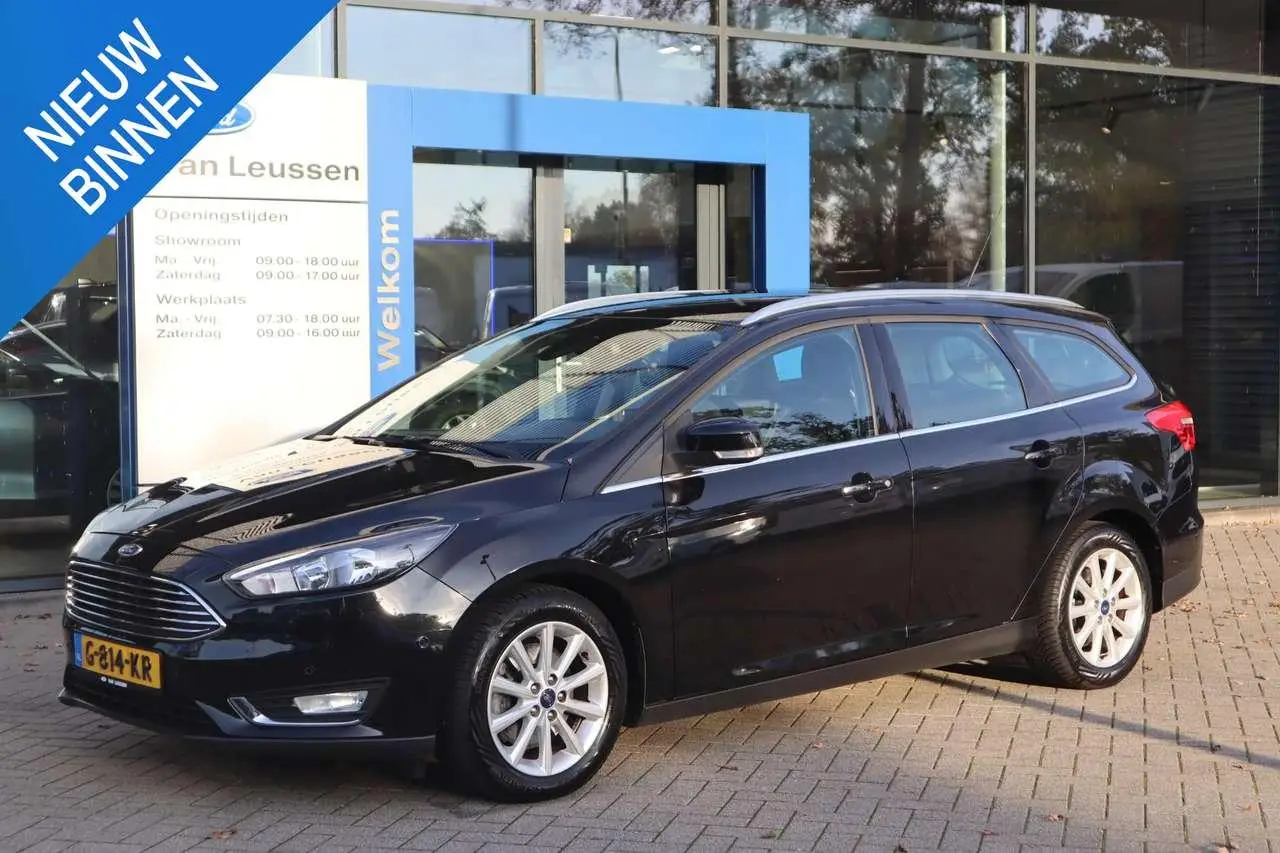 Photo 1 : Ford Focus 2015 Petrol