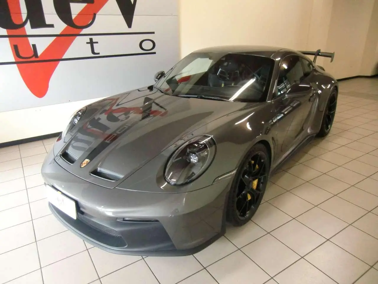 Photo 1 : Porsche 992 2023 Petrol