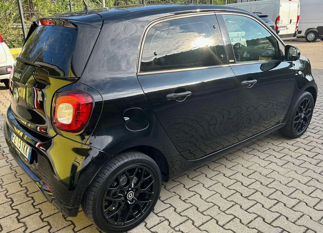 Photo 1 : Smart Forfour 2019 Essence