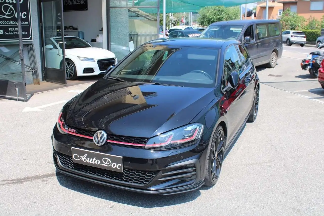 Photo 1 : Volkswagen Golf 2019 Essence